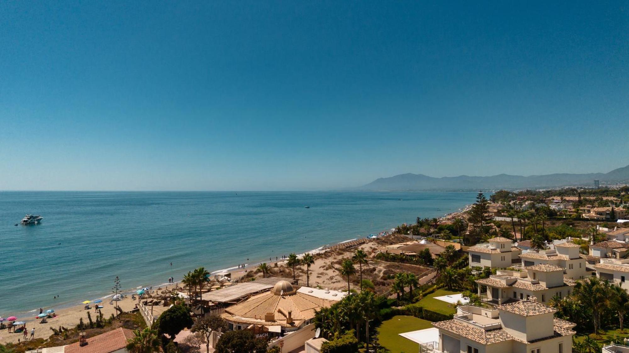 Dom wakacyjny 6 Bedroom Villa, With Heated Pool And Sea Views, Next To The Of Costabella