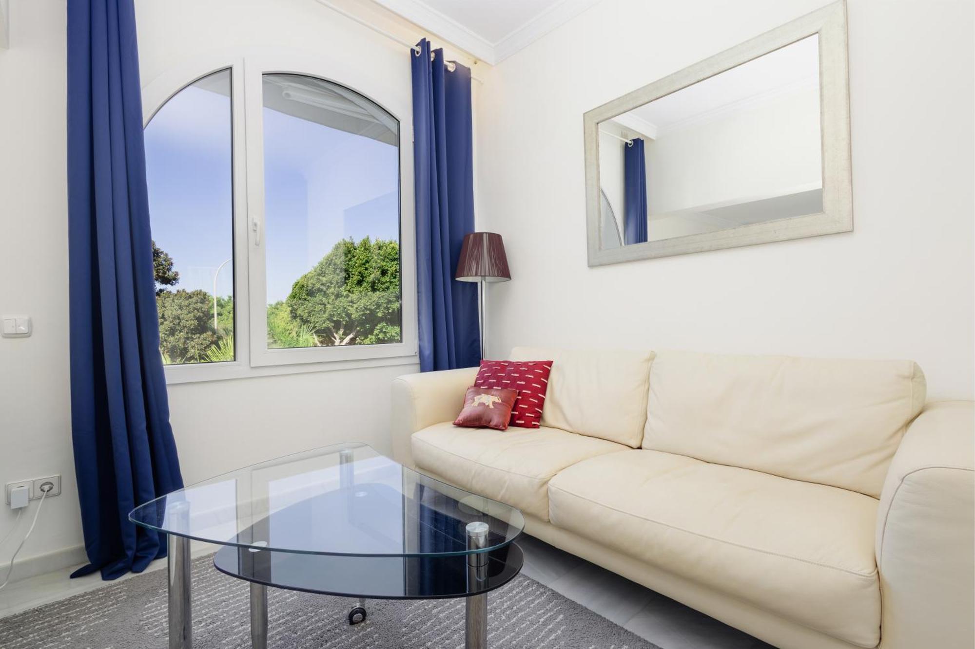 6 Bedroom Villa, With Heated Pool And Sea Views, Next To The Of Costabella Dom wakacyjny *