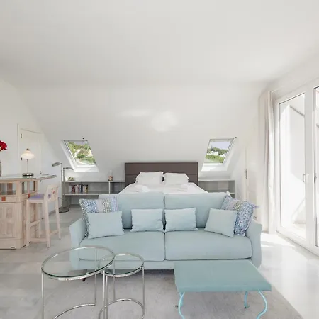 6 Bedroom Villa, With Heated Pool And Sea Views, Next To The Beach Of Costabella Marbella Exterior photo