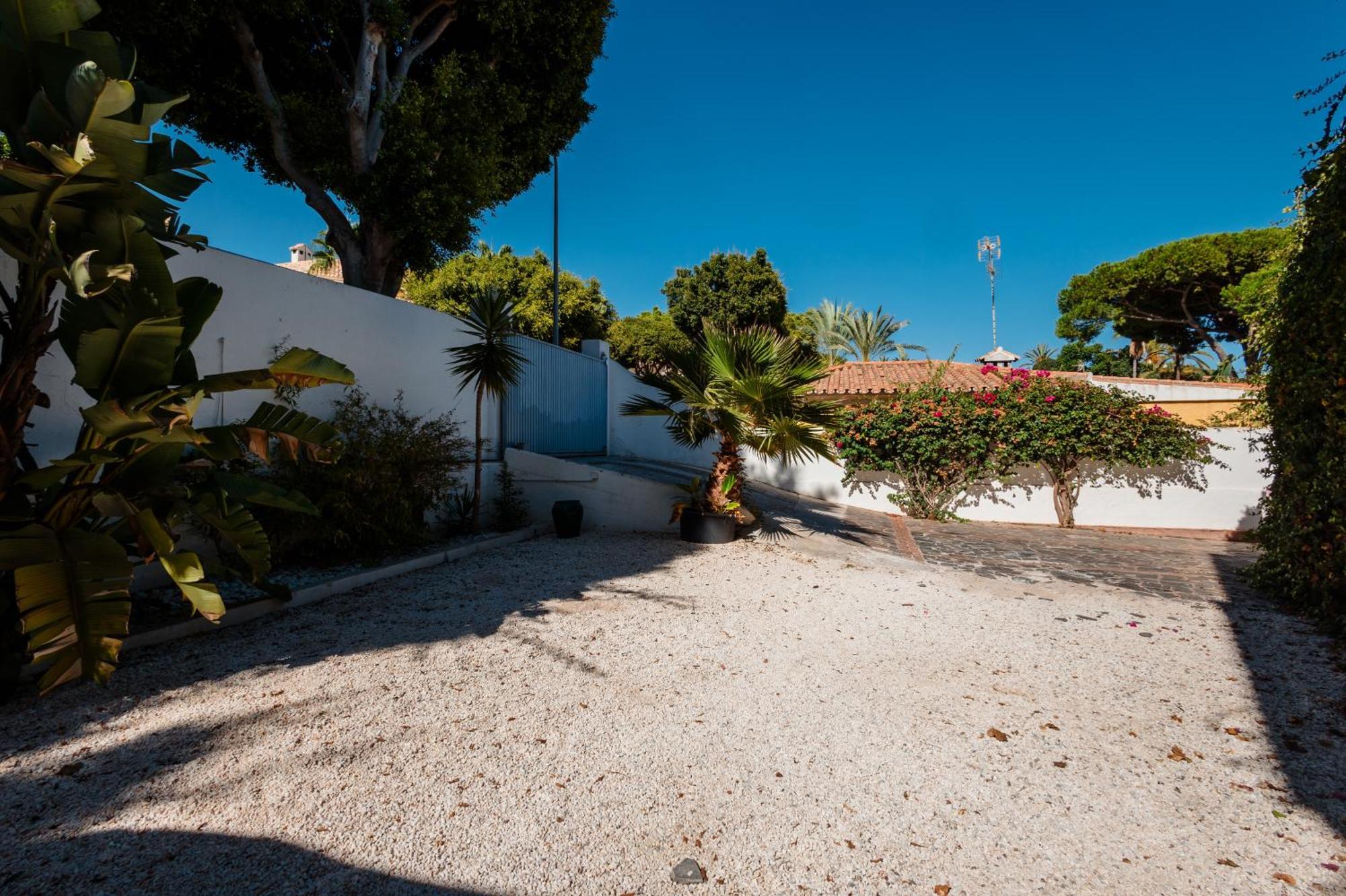 6 Bedroom Villa, With Heated Pool And Sea Views, Next To The Of Costabella *