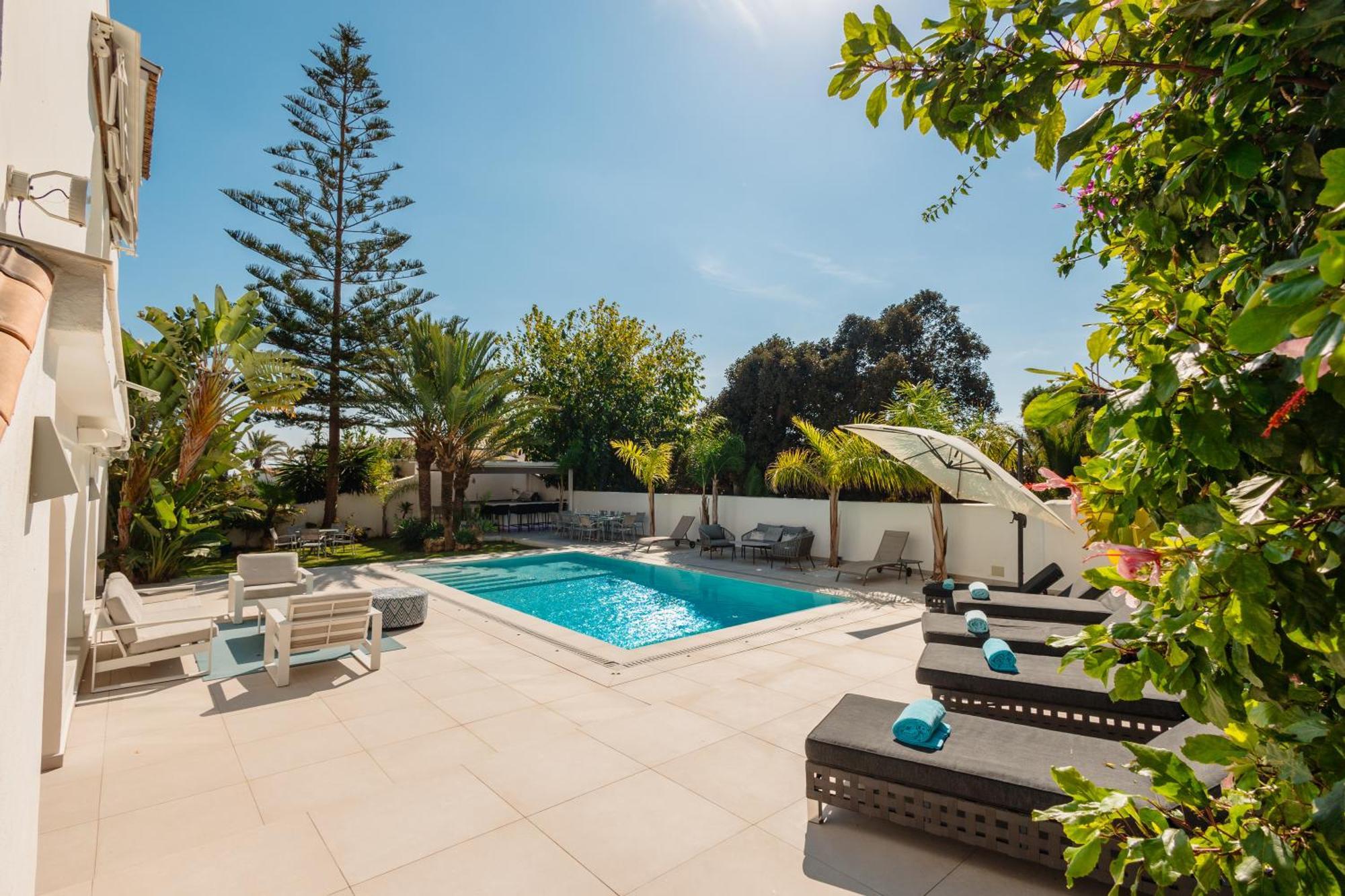 Holiday home 6 Bedroom Villa, With Heated Pool And Sea Views, Next To The Of Costabella