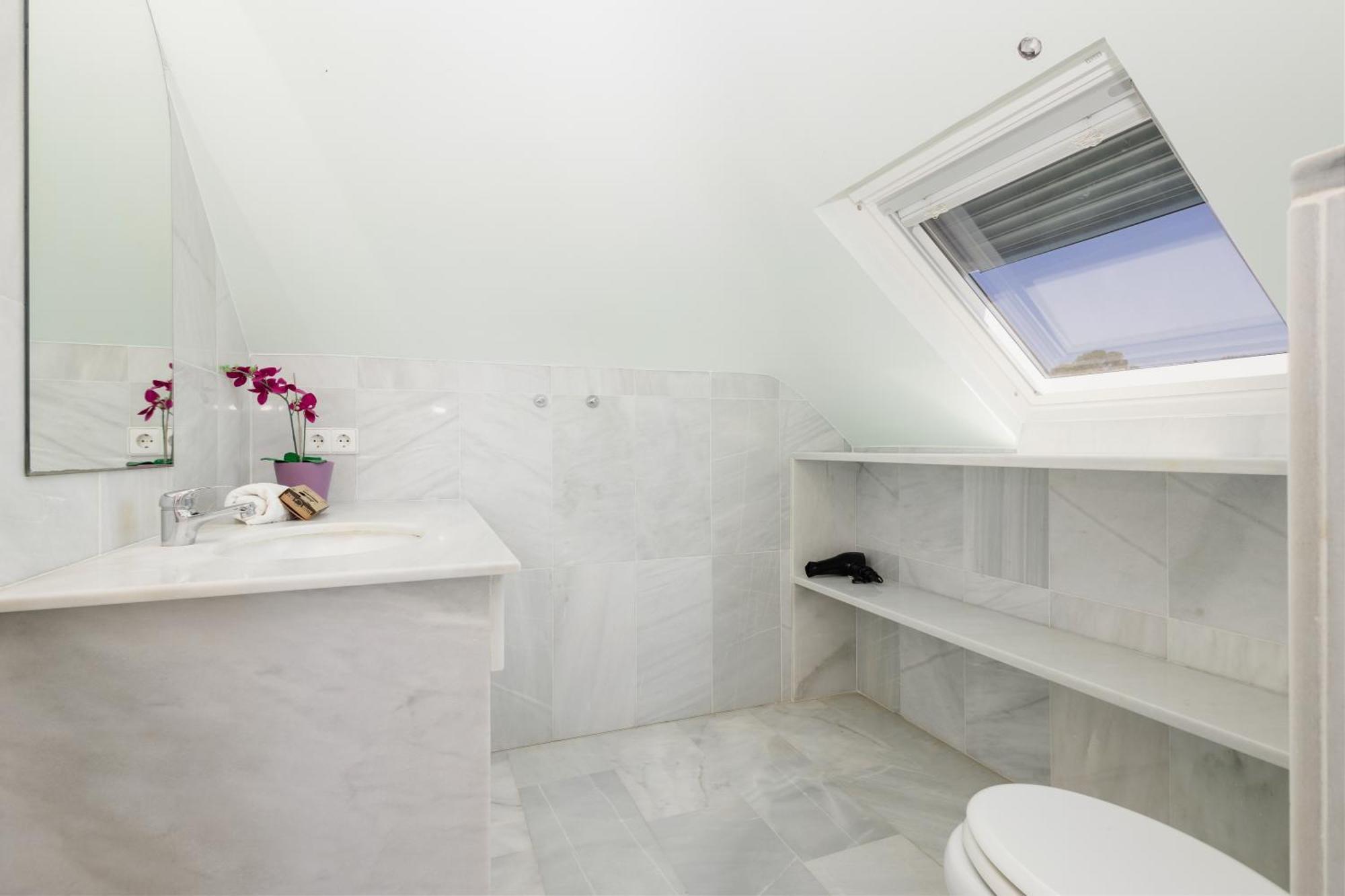 Casa de vacances 6 Bedroom Villa, With Heated Pool And Sea Views, Next To The Of Costabella *